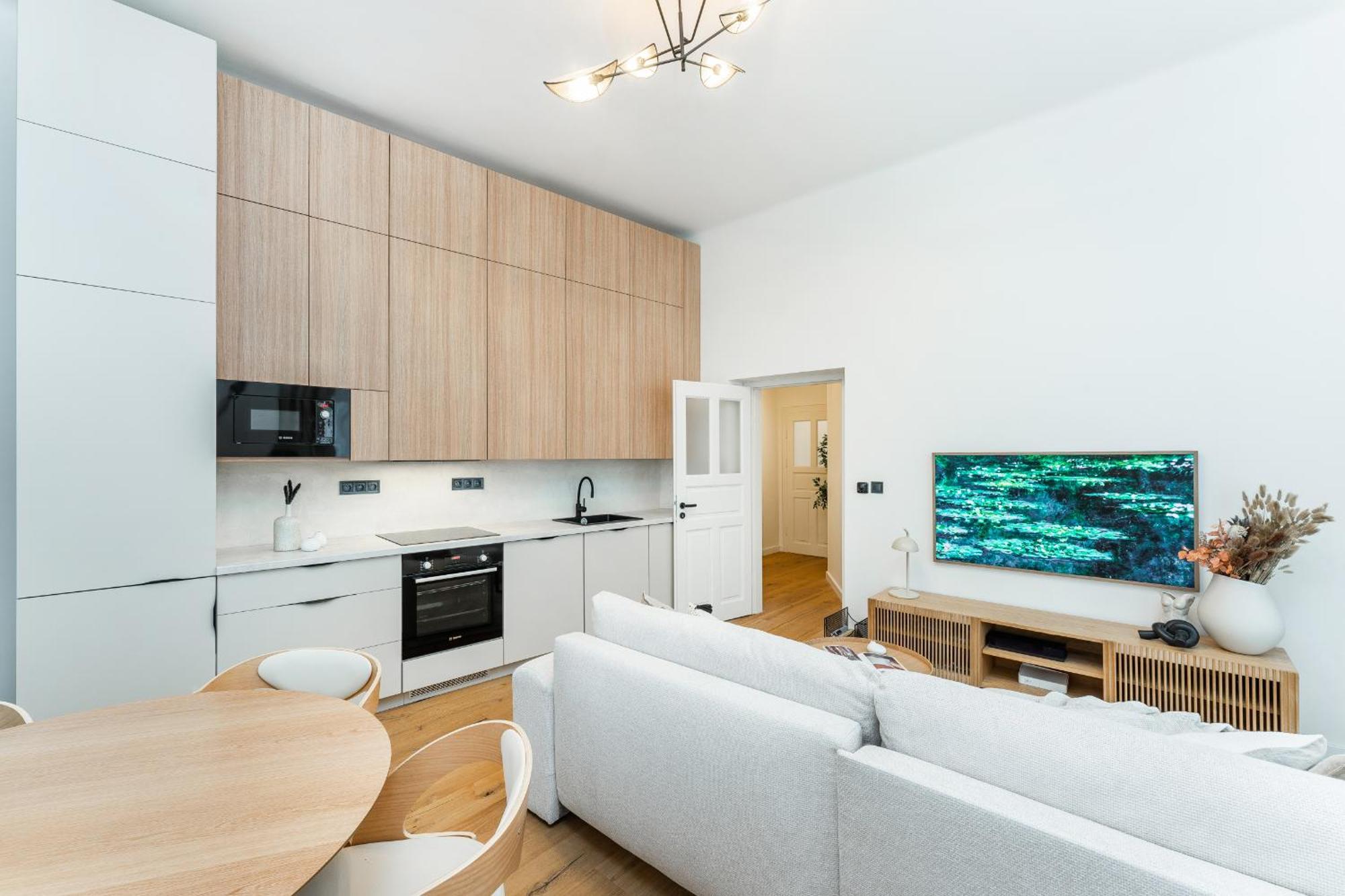 Cozy Wenceslas Square 700m Apartment, * Praha